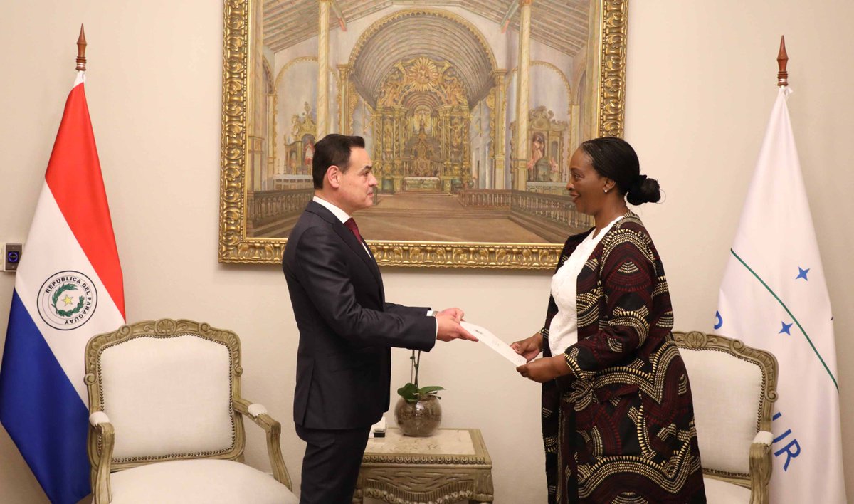 Today,@RobieKakonge_ Uganda's non-resident Ambassador to Paraguay presented copies of her Letters of Credence to Paraguay's Minister of Foreign Affairs @rramirezlezcano at @mreparaguay @PARAGUAYinUSA @UgandaMFA @Tybisa @UgandaMediaCent @GCICUganda