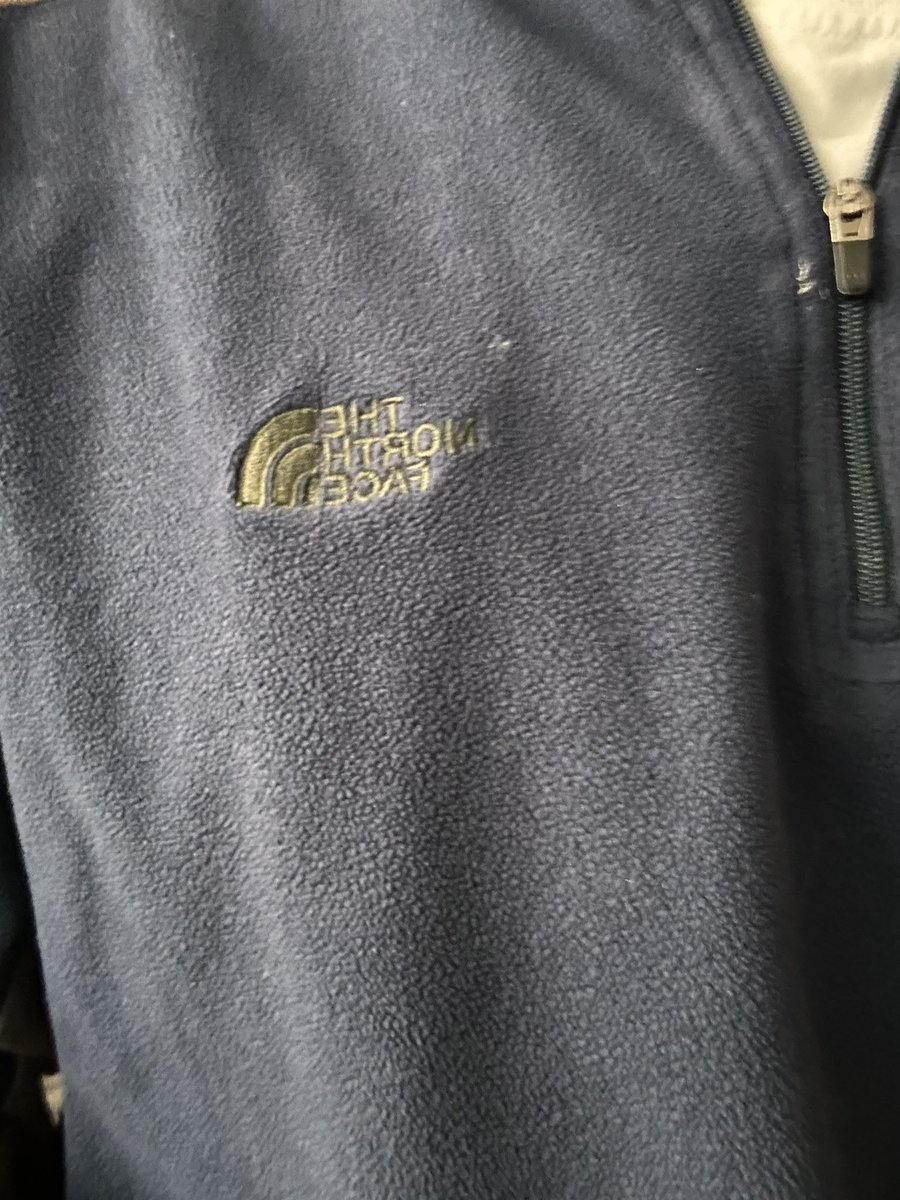 camcobbin's tweet photo. Noticed that I was wearing @thenorthface today and turns out they use Helvetica! Love how neutral and calm it is! #rsj108 #unevadareno #nevada #cold #snow https://t.co/KFD0CgIaIr
