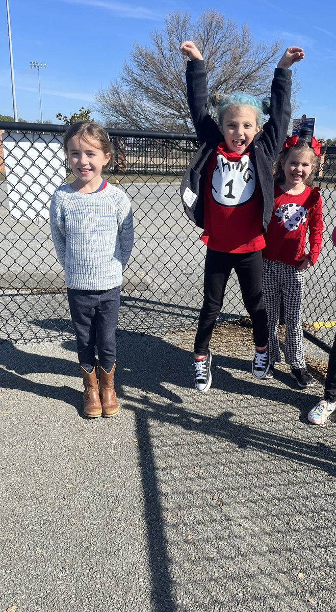 Cooley 1st Grade Team tweet media