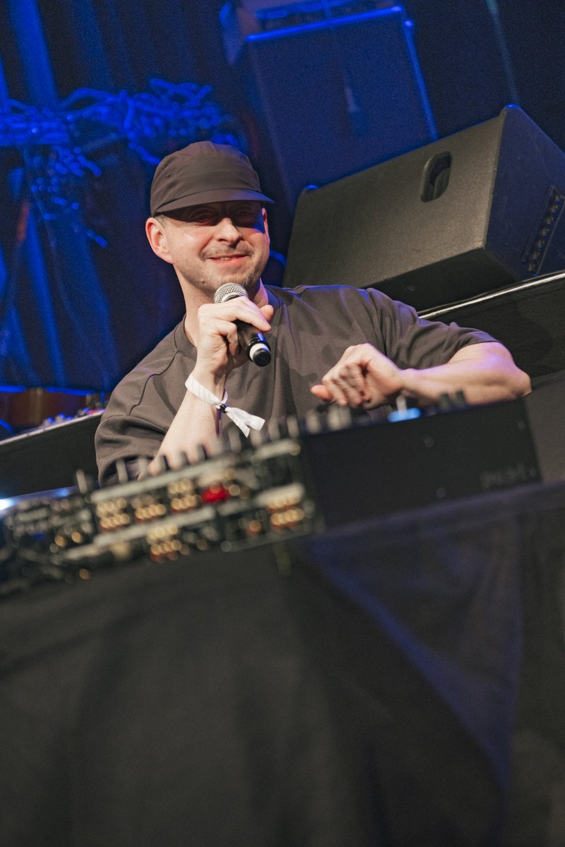 elevatefestival's tweet image. 📸 PIX
Photos Music Saturday, 02 March @ Orpheum Extra

Artist Talk with @kodenine and @ShawnReynaldo 
pix.elevate.at/gallery/2024%2…

#ElevateFestival
#Hyperdub