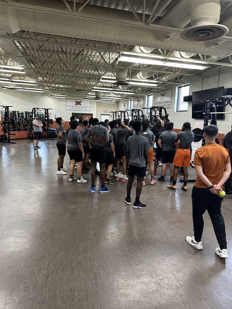 CoachSneed1's tweet image. Day 1 after testing week. 
Gettin in a little prep time. 
Keep competing. 
#westsidebestside