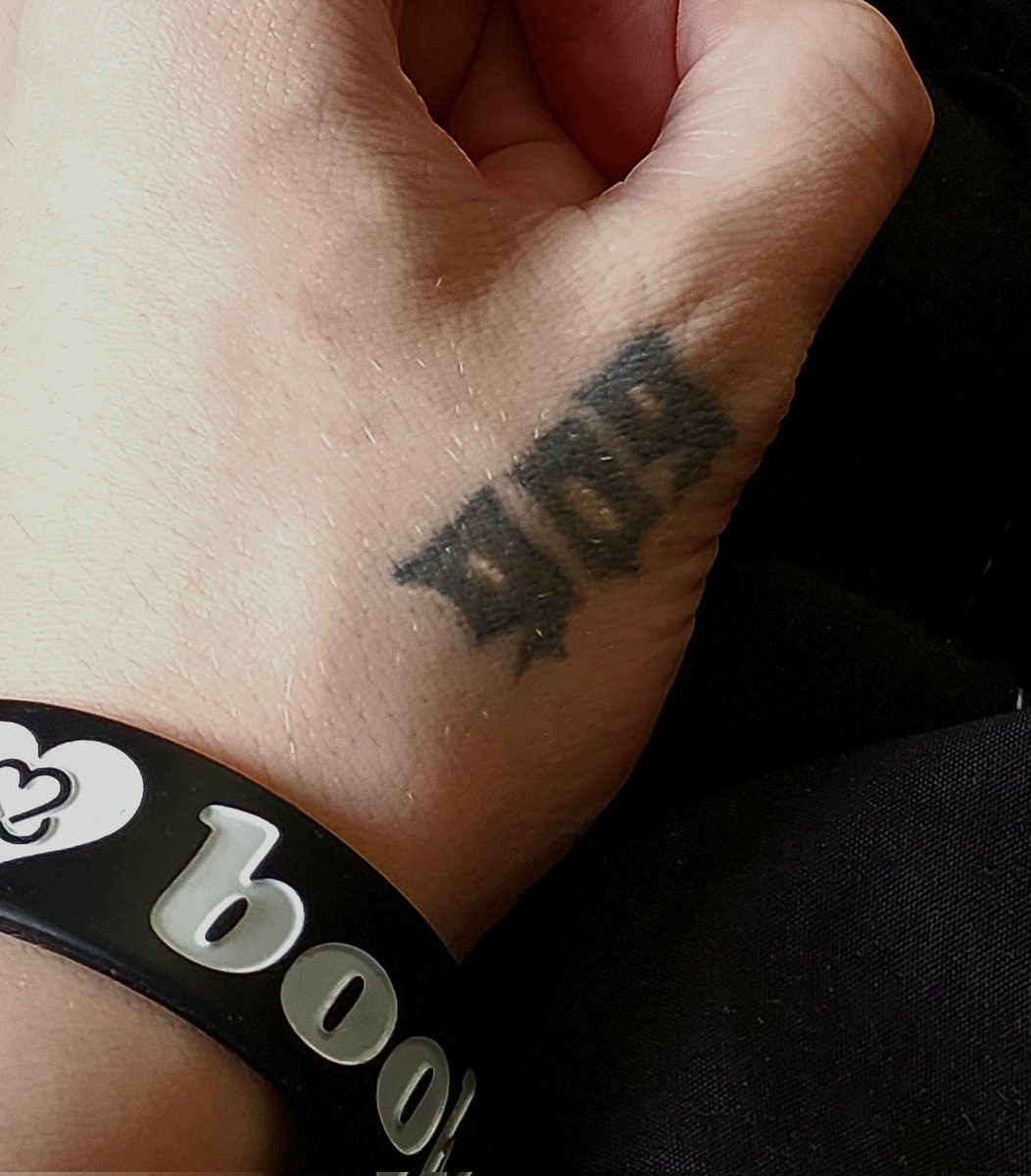 dawner_ca's tweet photo. @ootorowho if i got a shitty drunk tat of anything else i'd regret it https://t.co/tRRdz2obj9