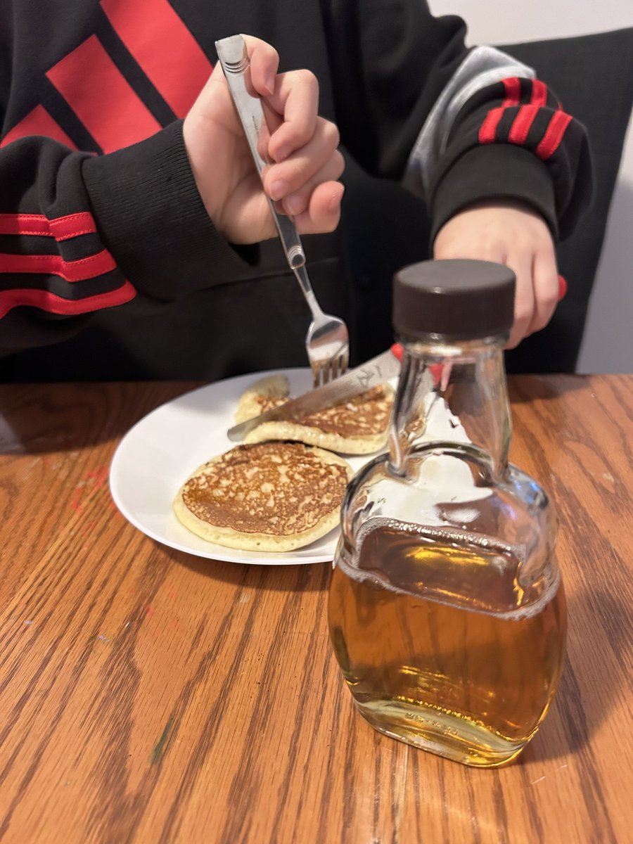 Thank you @Ms_Rebelo @jodiesgot5 @DPEquity @StRitaRock1, Mr. Thrasher & Dr. Bill Morrison for the experience of collecting sweetwater, culminating today. Celebrating hard work, learning and life lessons over the last 4 weeks with yummy pancakes and syrup collected by Ss!