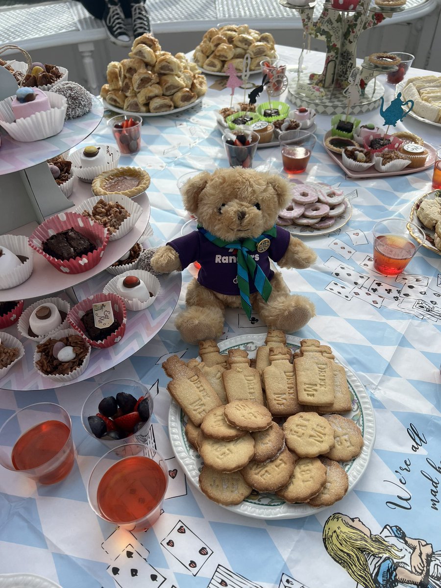 7thRangers's tweet photo. As part of our ‘wonderland residential’ at the weekend, we hosted a Mad Hatter’s Tea Party for some leaders… everyone did a fabulous job baking and decorating! 🫖🧁♥️♣️ @Girlguiding @ggulster https://t.co/E7Tkeakaqd