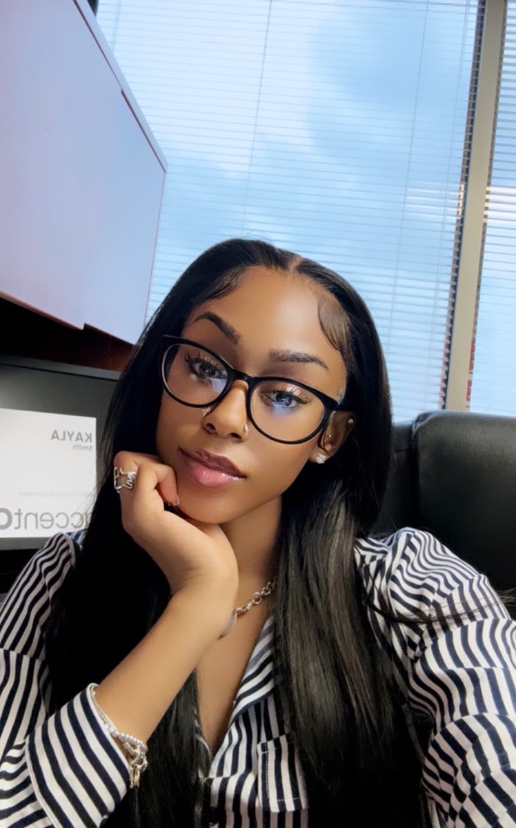 Classykaay's tweet photo. Office bae❣️ https://t.co/133BI3zK5Z