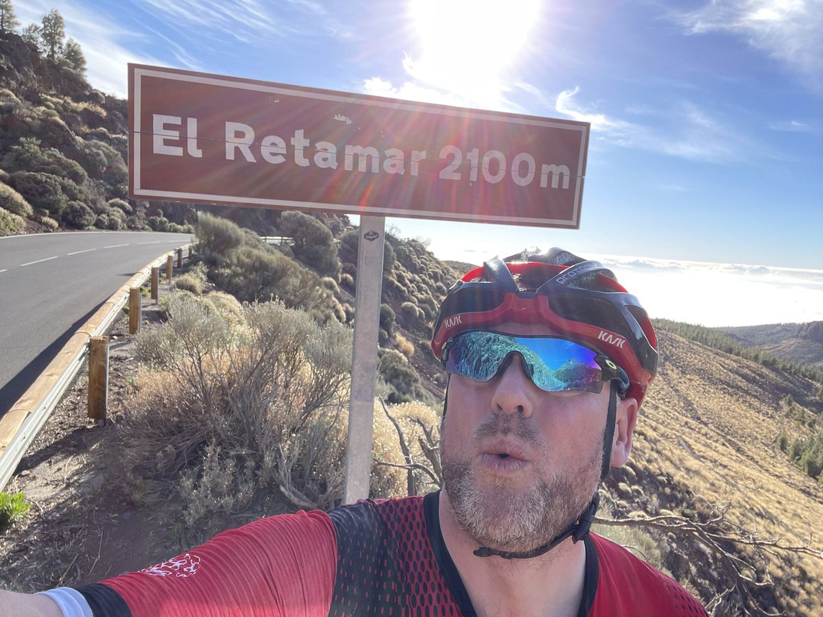 davehartin's tweet photo. It’s been a bit of a day…

#FatLadAtTheBack

#ButClimbingAnyway https://t.co/MYPvXHViLA