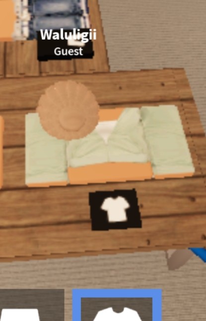 Barapples's tweet photo. @R3noki This clothing piece actually has the id of the green hoodie at the beginning of the shop x thought I'd make you aware of that incase any others are the same (: https://t.co/CeQaON2jkk