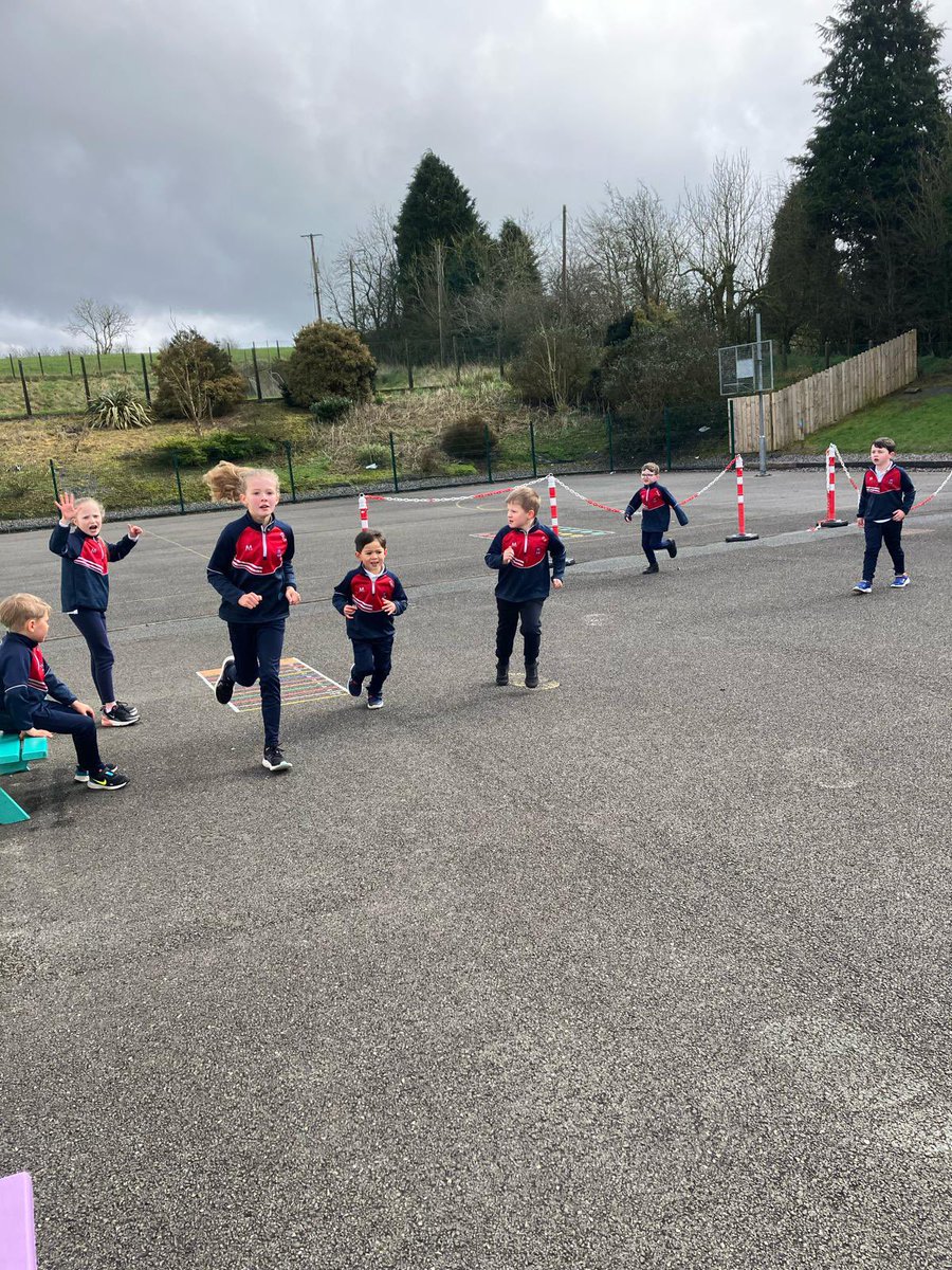 CorcaghanNS's tweet image. Week 2 of our #Runaround challenge⭐️💪🏃‍♀️ Only 4 days this week to reach our destinations #fms  #teamwork @ActiveFlag @OidePrWellbeing