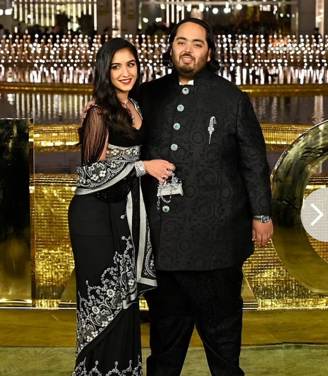 ChrisSand20's tweet image. A 152 million pre-wedding party in India WITH the super rich of the rich - that includes a costumed elephant... 
How excessive is that... 

#ElephantAbuse