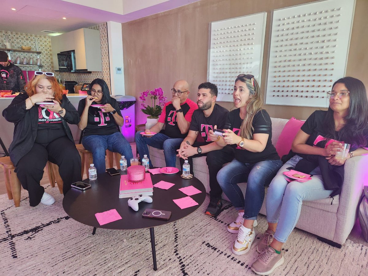Thrilled to have our Care Team immersed in the T-Mobile Home Internet experience at our Magenta house! 🏡🚀 Our service-driven experts are always here for you, committed to learning and ensuring top-notch support. <a href="/TMobilePR/">T-Mobile Puerto Rico</a> <a href="/JEMartel/">Jorge Martel</a>