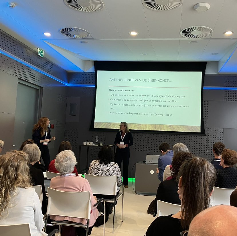 Vandaag gaf ik met IngeTra Wijnakker een workshop over #burgerparticipatie en gezamenlijke
denkprocessen in #welzijn en #zorg. Waarom zou je dat doen?
- Samen weten we meer en zijn we slimmer 
- Meer draagvlak 
- Begrip voor elkaar en vertrouwen in uitkomst
#IZAcongres2024