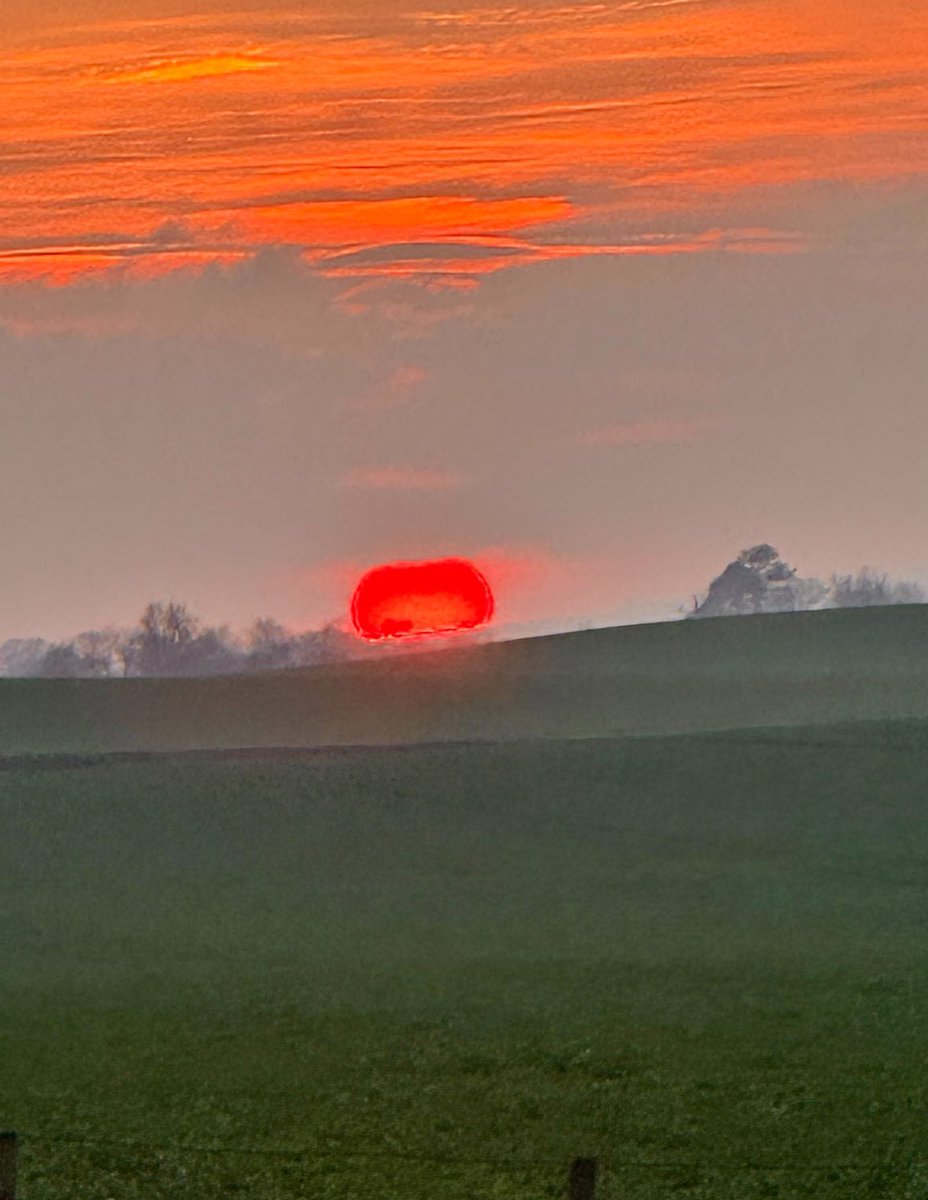 Bit of a drive by sunset on way to Berwick this evening 🧡#Mondayvibes #sunsets