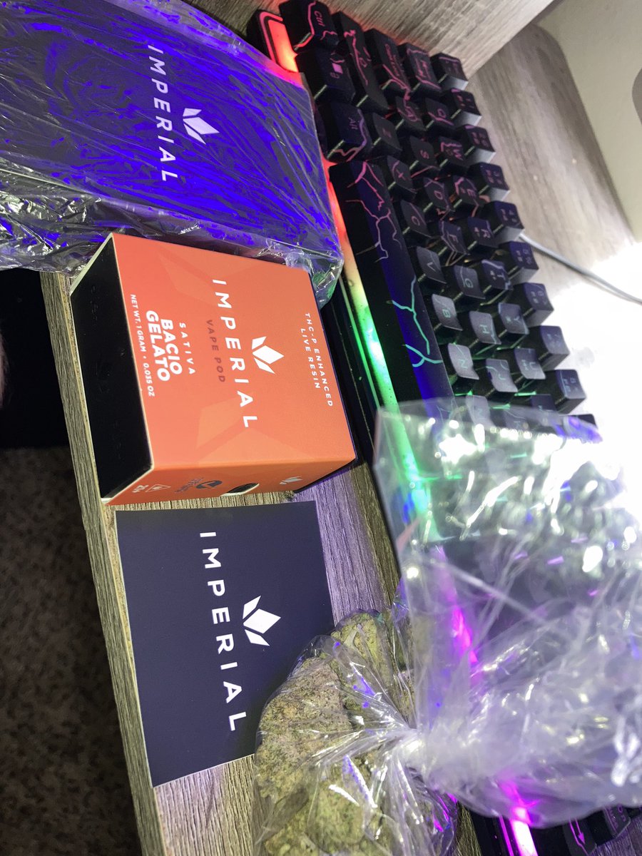 Huge shoutout to the team over @ imperialextractions 
Done sent a care package n plugged in ya boy 🔥📦

Brand new pod system 
1gram live resin cart 

Keep a eye out fa the video, I’m finna drop shii SOON 🫡🫡🫡

#stonerfam #Mmemberville #weedfam #weedmob #THCa #MondayMood