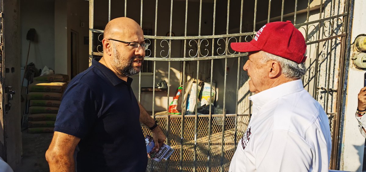 JaimeLastra_'s tweet photo. Gracias a Santiago Sánchez por su apoyo a mi candidatura y al @PartidoMorenaMx, porque conoce la importancia del segundo piso de la #4T.
¡Sigamos Haciendo Historia! #CuartoDistrito #DiputadoFederal #TodoMorena https://t.co/BBokEzmgDt