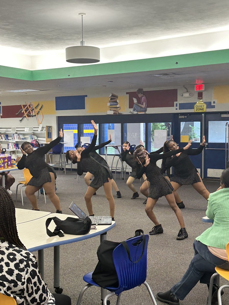 Dillard Zone parent night: we were “Moving On Up”. Thank you to our presenters Ms. Stephenson and Ms. Butler for giving our parents insights on moving from elementary -middle school and middle school-high school @BcpsCentral_ @RIERockets @DrDAugustin