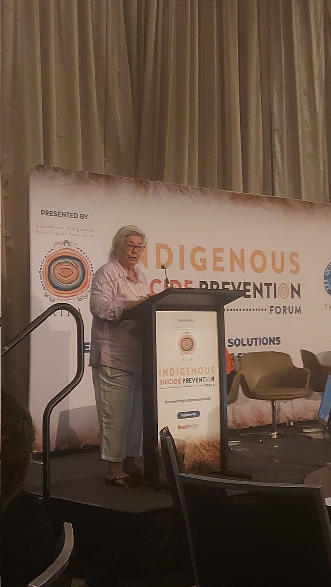 Tegs Louise tweet media