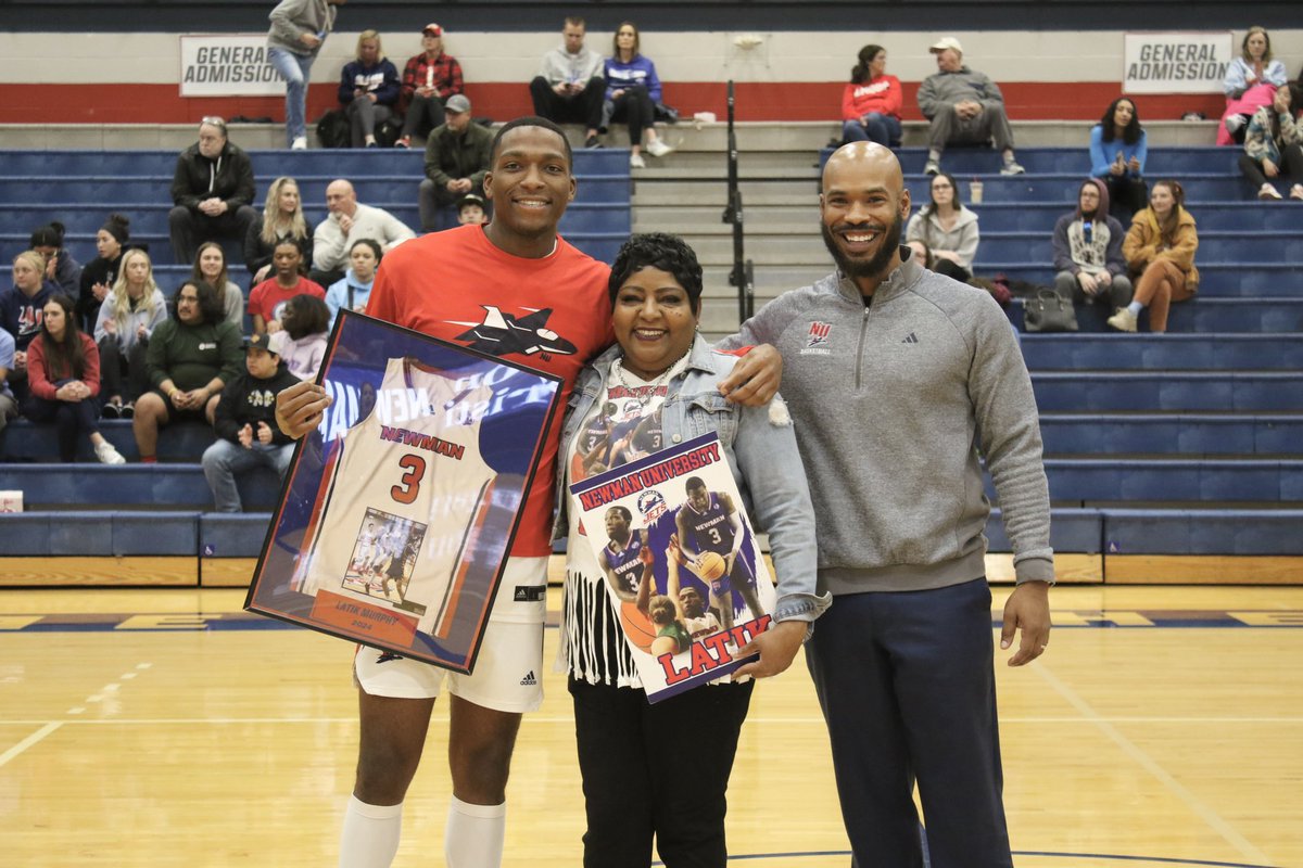 latik_murphy1's tweet photo. Never thought I was gone play college basketball I’m just grateful for this opportunity🙏🏾 I wanna thank everyone that help me get here❤️ 

Thank you, college basketball, for a special journey. Until we meet again🎓🏀  

#EndOfAnEra 3️⃣🖤 https://t.co/MhOPGZkgvi