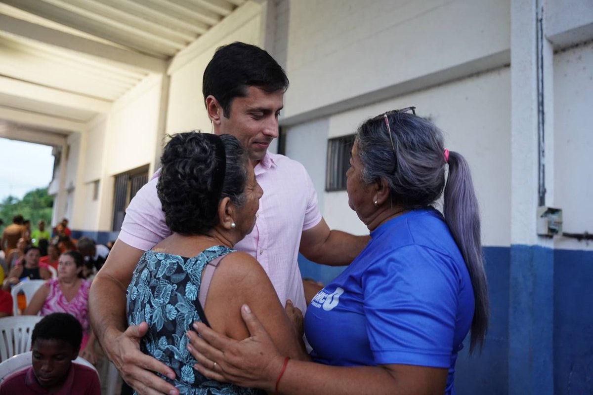 DuarteJr70's tweet photo. Seguimos percorrendo todos os cantos de São Luís para ouvir os anseios do povo. Hoje, ao lado do meu amigo vereador @ChicoCarvalho4, estive na Estiva conversando com a população sobre a importância da Zona Rural para a nossa cidade. #BoraResolver https://t.co/XQ8cpeIi0Q