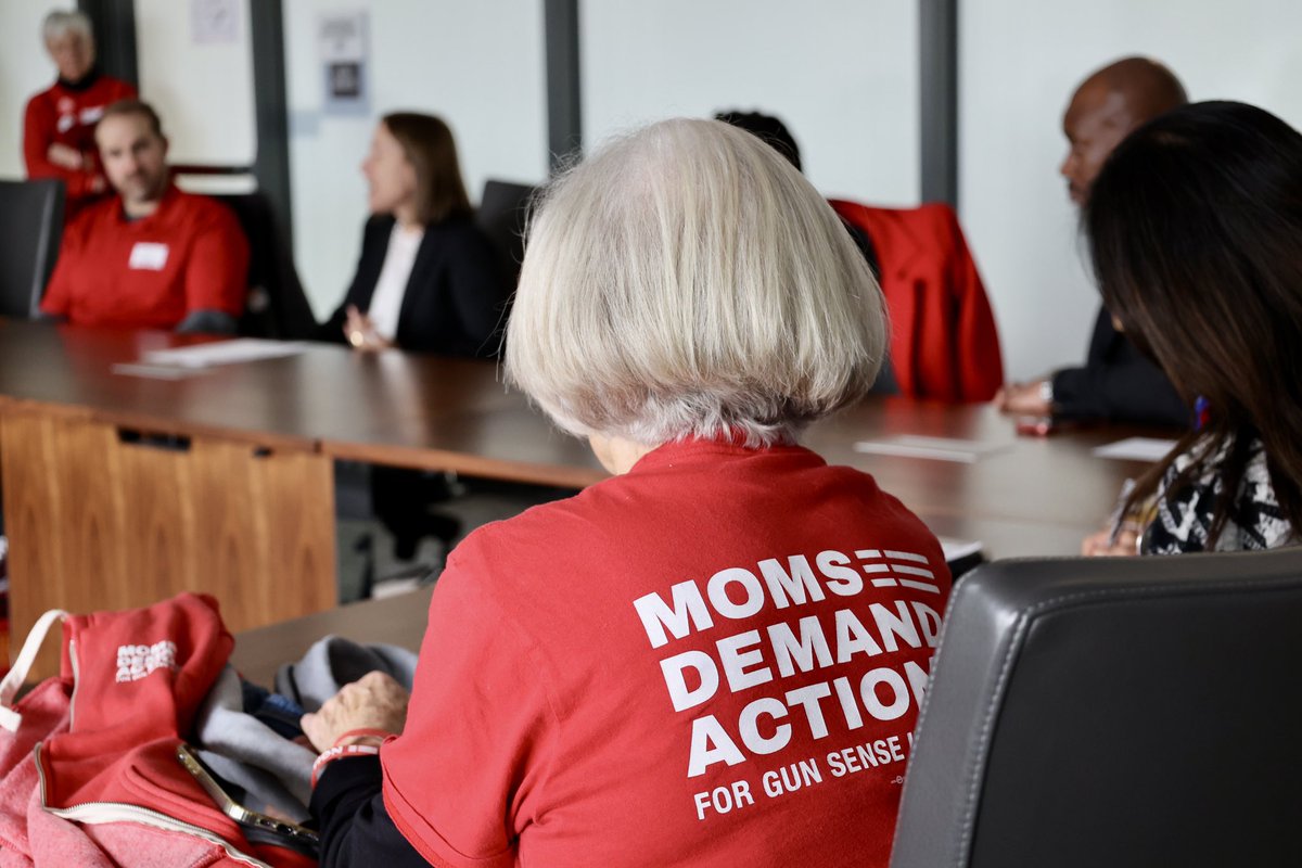 An honor to meet with @MomsDemand volunteers and advocates. Our state and country have been plagued by gun violence for far too long. Thanks to their advocacy, we are ensuring California leads the way in creating a safer future for our communities and our children.