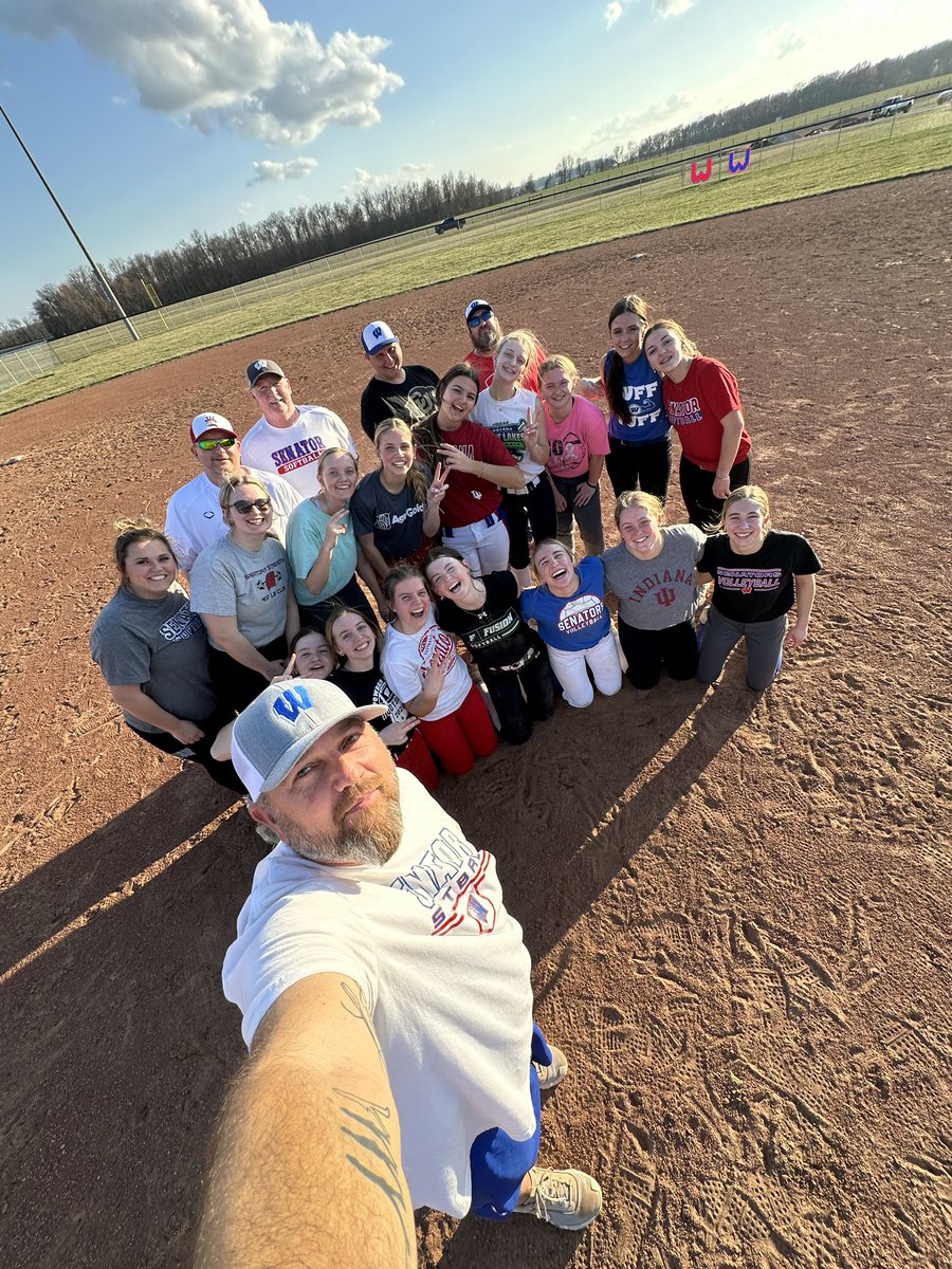 senatorsoftball's tweet photo. 2024 First Practice! https://t.co/m7jCz97FWP