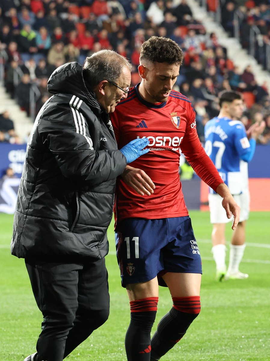 Osasuna's tweet photo. La historia de Osasuna no se entendería sin canteranos que han cumplido el sueño de defender al equipo de su tierra y honrar la camiseta en cada partido. Kike Barja es uno de ellos, uno de los nuestros.

❤️ Estamos contigo. Te queremos, Kike. https://t.co/4ew5Gv5eDy