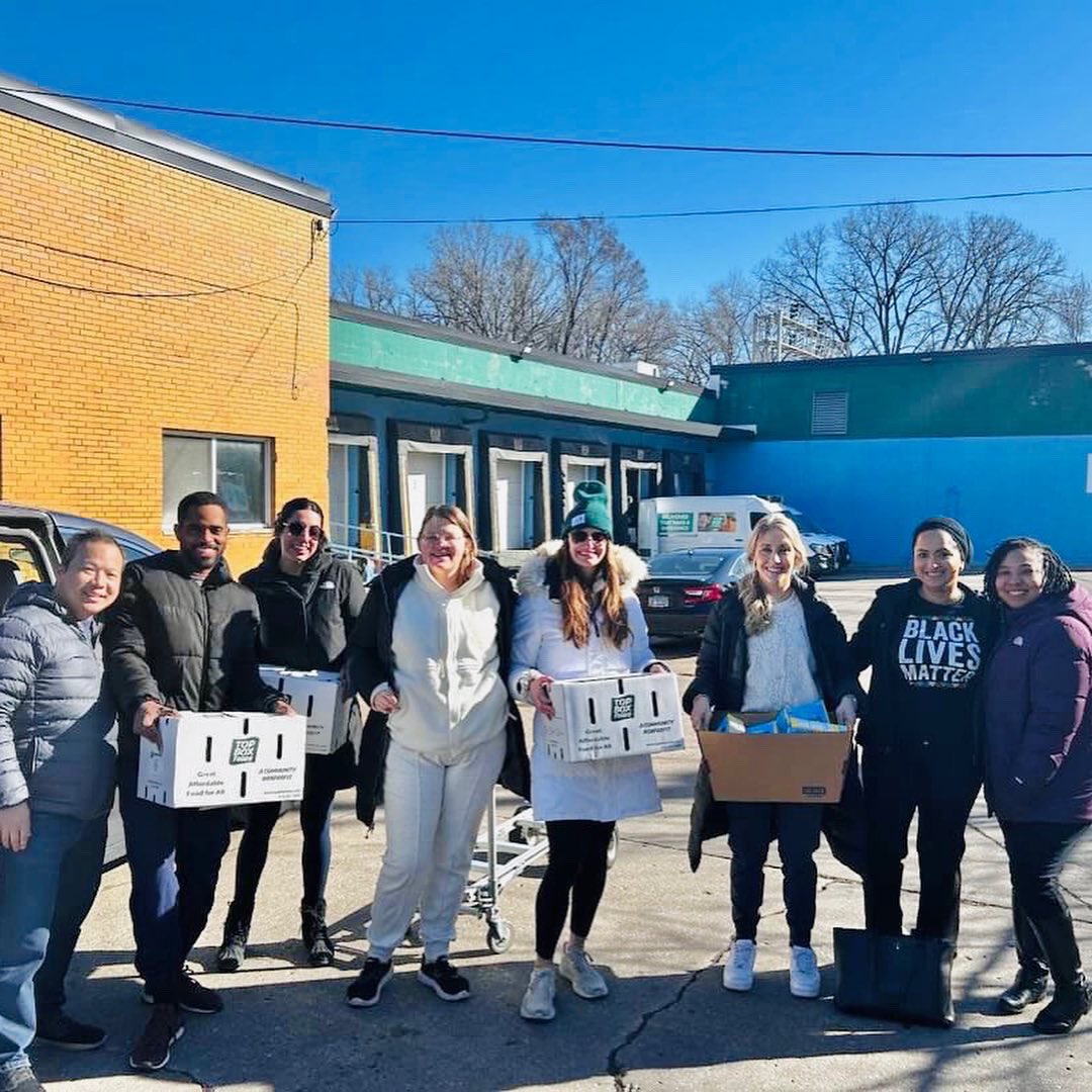 A rewarding way to commemorate #BlackHistoryMonth by serving our elders on the South Side @mbmhmc #whitecoatsforblacklives #BlackLivesMatter