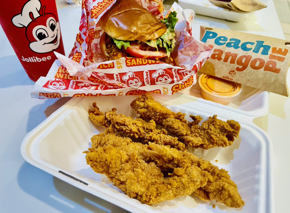 Kasumi_Boy39's tweet photo. これは今日の私の昼食であり、私はジョリビーが私の意見では最高だと思います。
🍗🍔🥧🇵🇭💯🤤🤤
#Jollibee #Yumburger #ChickenSandwich #PeachMangoPie #Sarap #FoodPorn https://t.co/n8j1UCwU7o
