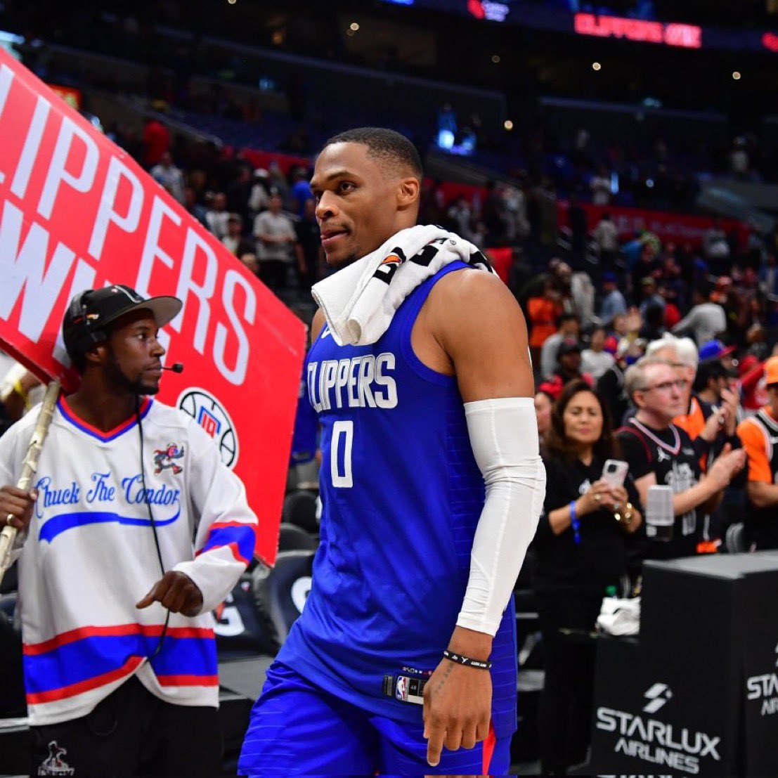 BBallers4ever's tweet photo. 🚨ÚLTIMA HORA🚨

✅️Russell Westbrook ha sido operado hoy para reparar una fractura en su mano izquierda.

➡️Se espera que esté de vuelta para antes del inicio de los Playoffs. https://t.co/oDJomsqiQQ