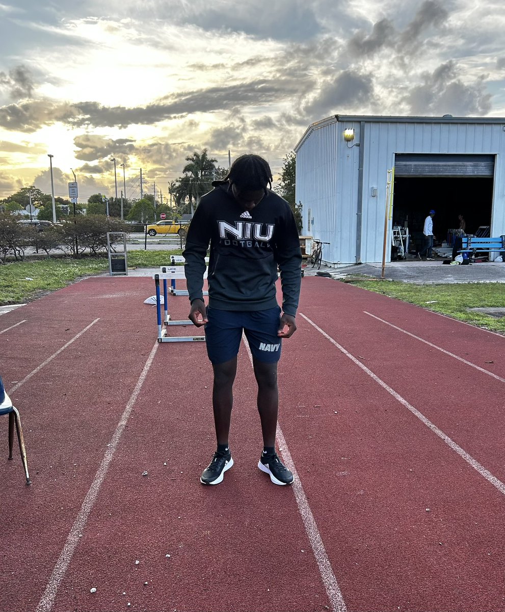 Weight Room Session Finished Off By A Great Track Practice‼️ #Hardwork @NickBenedetto_ @Coach_2CAP @NU_CoachMac @marcuspatton4 @Mark_Orphey @603Recruiting @NP_Florida @HBFATHLETES