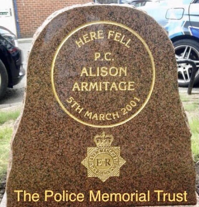 Today we remember PC Alison Armitage who was killed in 2001.She was the 1st @gmpolice female officer to be killed on duty. We placed our memorial to her service & sacrifice in Robert Street, Oldham. #HonouringThoseWhoServe #PoliceMemorials #PoliceFamily @GMPFederation @GMPOldham