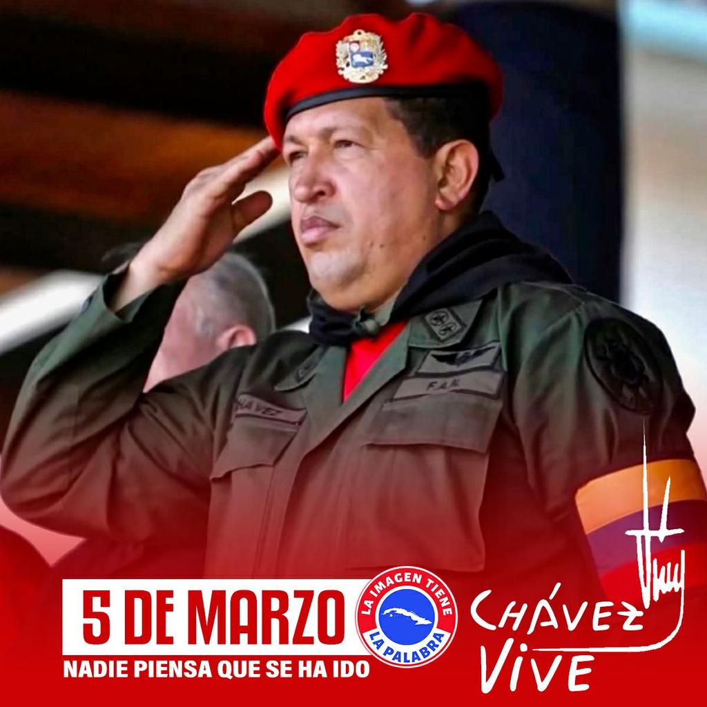 El pueblo de #Cuba rinde tributo a Hugo Chávez Frías, lider de la Revolución Bolivariana de Venezuela. #ChavezVive #ChavezCorazonDelPueblo
#ContinuamosPaLante