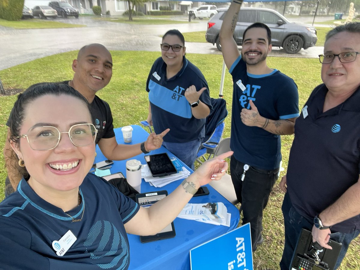 Kendall gate partaking in the Fiber 🛜party with London square today💂🏻🇬🇧🩷

#LifeatAtt
#OneFLA 
#ATTfiber
