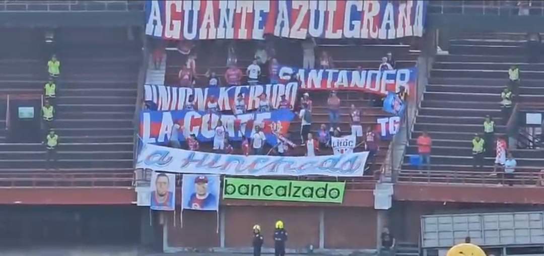 Lunes, día laboral, partido a las 4pm a 14 horas de Santa Marta. Gracias a todos los viajeros por dejar todo para ir a representar a esta HINCHADA.

PRESENTES EN EL GENERAL SANTANDER DE CÚCUTA!

Muchos o pocos, prometimos siempre estar 🔵🔴🔵🌪️

#SomosLaHinchada 
#UnionMagdalena