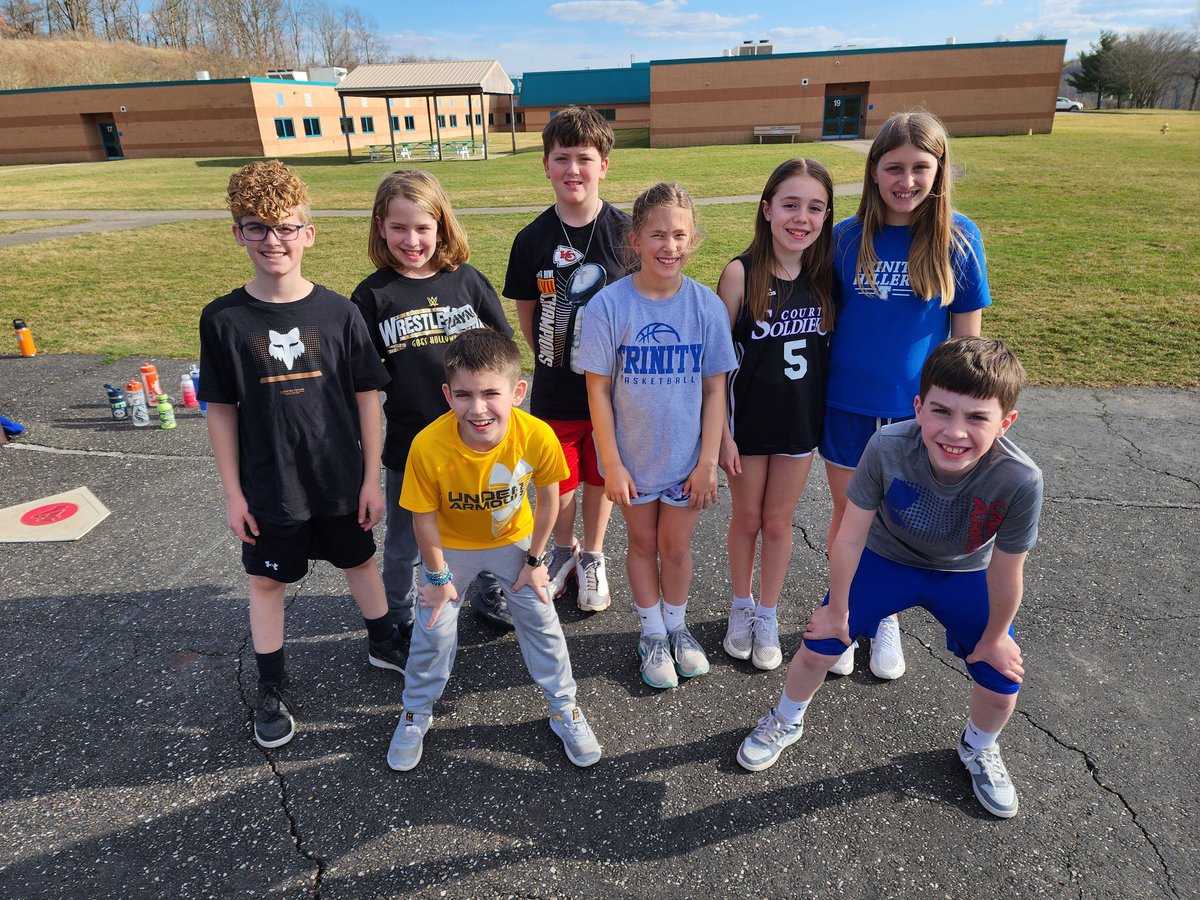 BillHughes_III's tweet photo. The Trinity South winter intramurals season concluded Monday with a game of outdoor kickball! Eight students attended all six sessions, and two have made it to all 12, including the fall! The spring hoop season is around the corner! @TrinityAreaSD @KeruskinPete @TRINITY_MLUCAS https://t.co/nleRfOL715