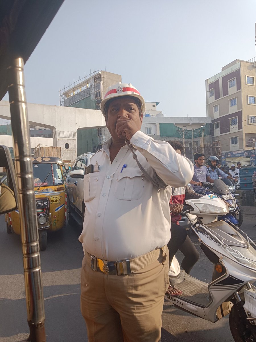 sreeramreddym75's tweet image. Exams time traffic halt creates tension