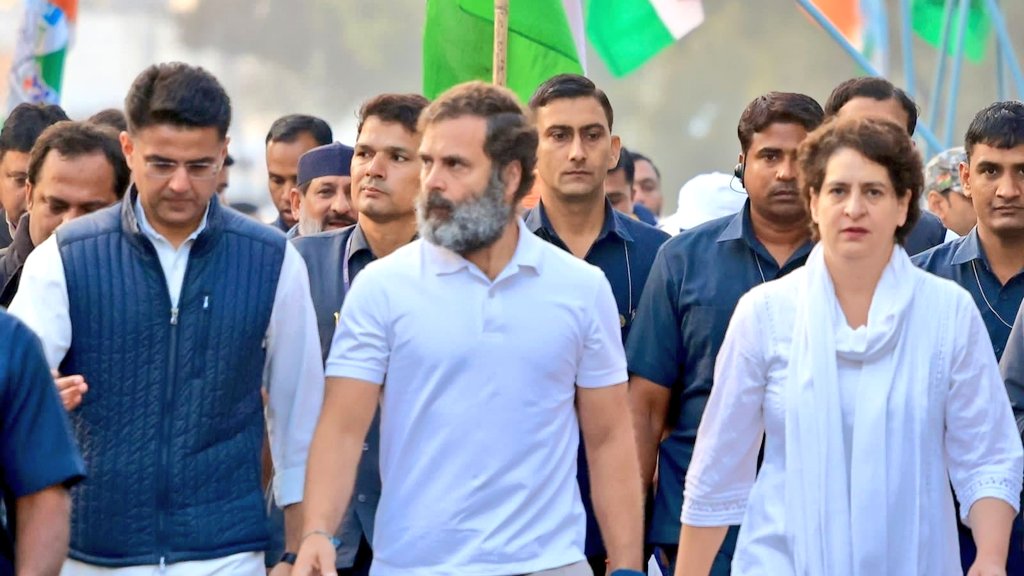 LakhrajAwana's tweet photo. मंजिल उन्हीं को मिलती है, जिनके सपनों में जान है।
पंख से कुछ नहीं होता, हौसलो से ही उड़ान है।

@RahulGandhi @priyankagandhi 
@SachinPilot https://t.co/rqBTIdwzYT