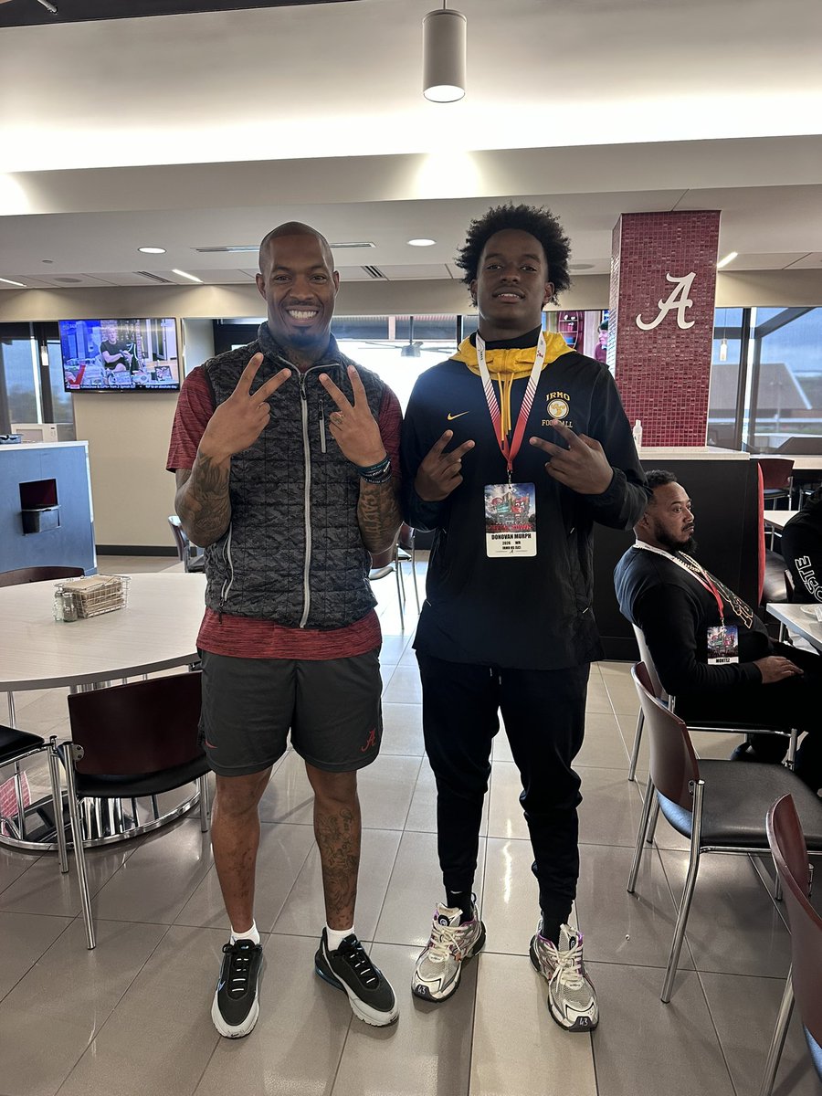 donovan_murph's tweet photo. I’m Extremely Blessed to have EARNED an offer from the University of Alabama #AGTG @CoachShephard @KalenDeBoer @CoachSanders14  @haha_cd6 @JalenMilroe @aldotcomTide @Coach__Gill @Carriganjohnsn @WRU_CoachMilez @RivalsFriedman @MohrRecruiting @AnnaH247 @adamgorney @JosephAHastings https://t.co/WjNC8erVYb