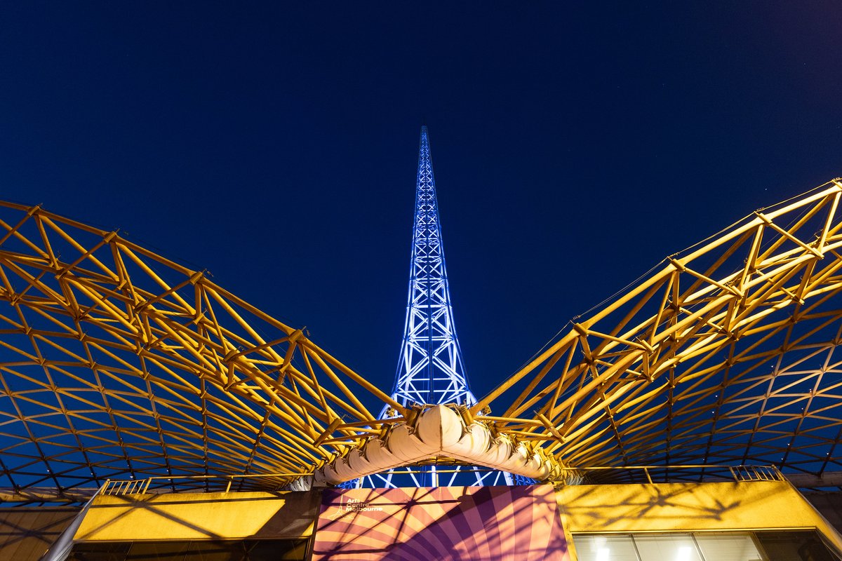 ausgov's tweet photo. Melbourne is glowing! ✨

9 prominent sites across Melbourne, including Flinders Street Station, @NGVMelbourne and @artscentremelb lit up to welcome #ASEAN Leaders for the ASEAN-Australia Special Summit.

#ASEAN50AUS https://t.co/5ywBwzrnj4