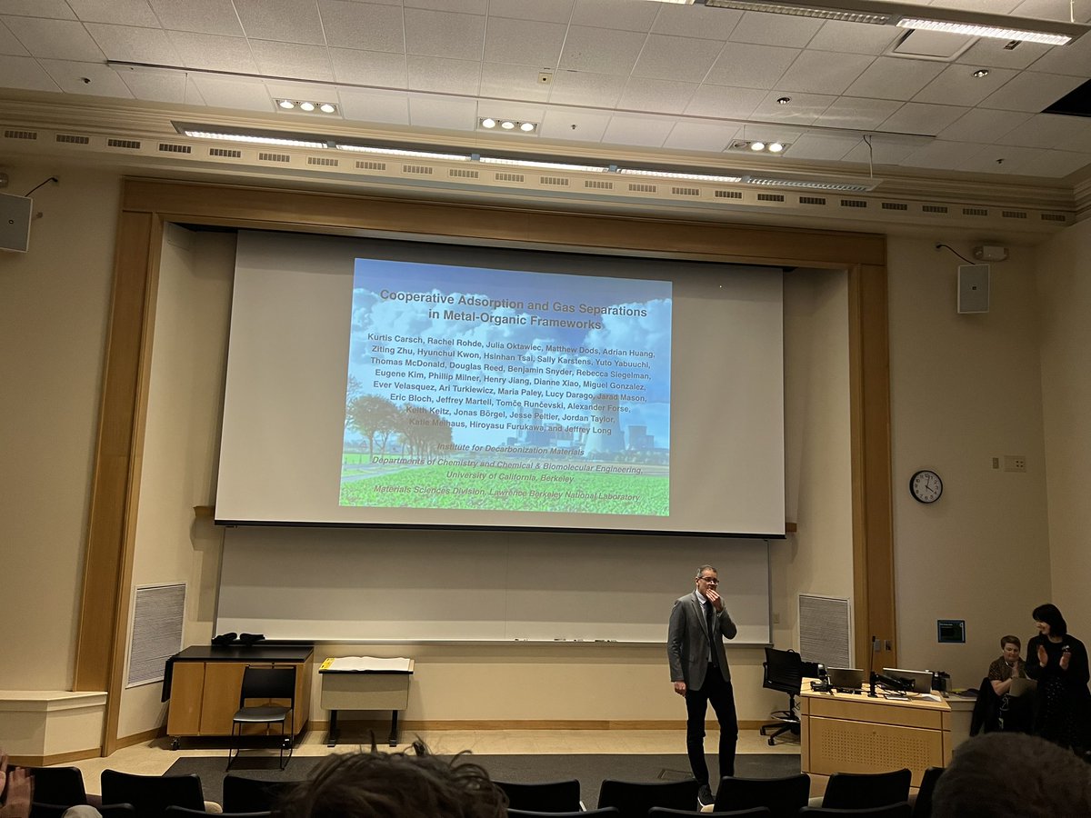 Great turnout for Cady Lecture @UWChemistry by Jeff Long @LongLabCal (and guest editor of @ACSChemRev 2020 Thematic Issue on Framework Chemistry pubs.acs.org/toc/chreay/120…)