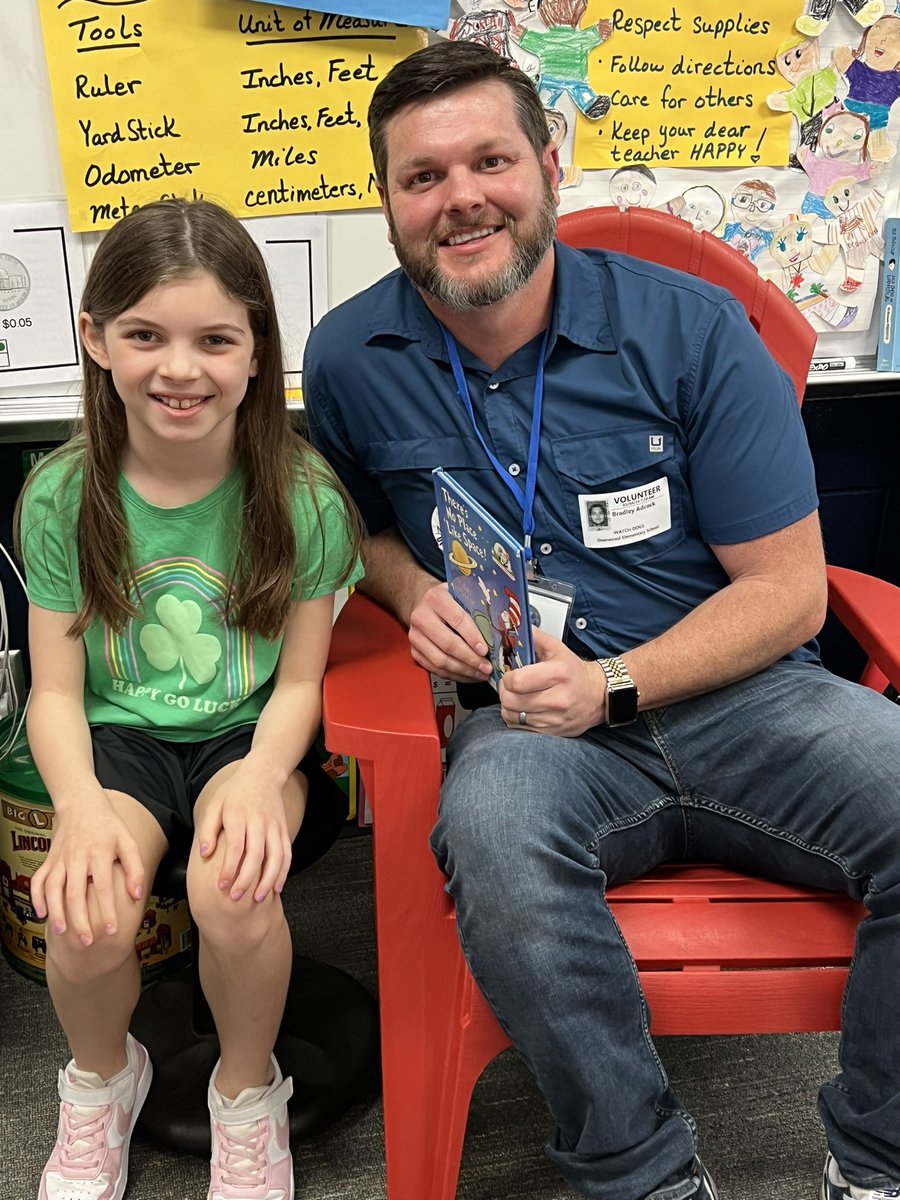 MsBlackshear143's tweet photo. Wonderful Watchdog!! Thank you Mr. Adcock. @HumbleISD_DWE https://t.co/COCMxmo30m