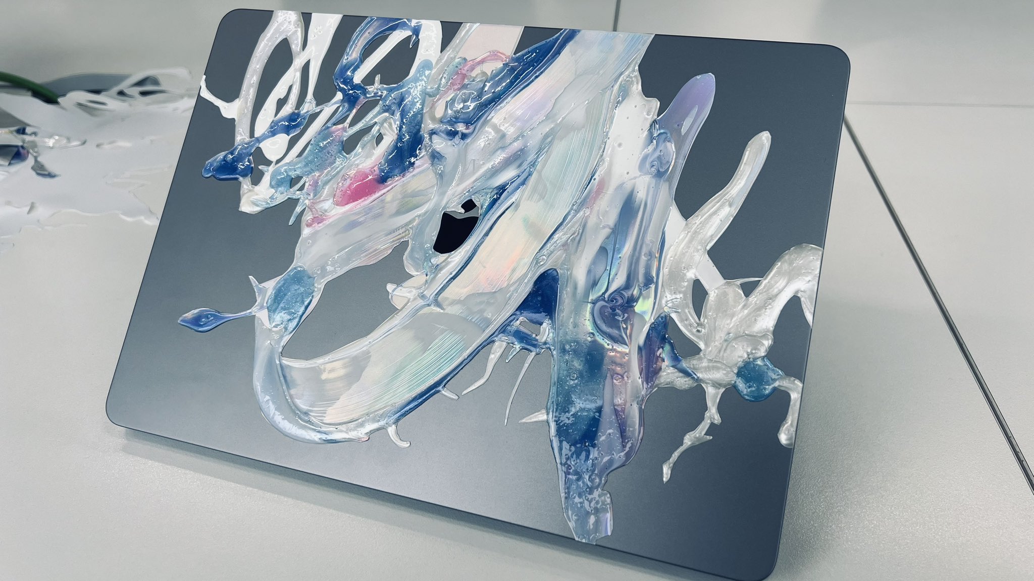 はくいきしろい さん ステッカー