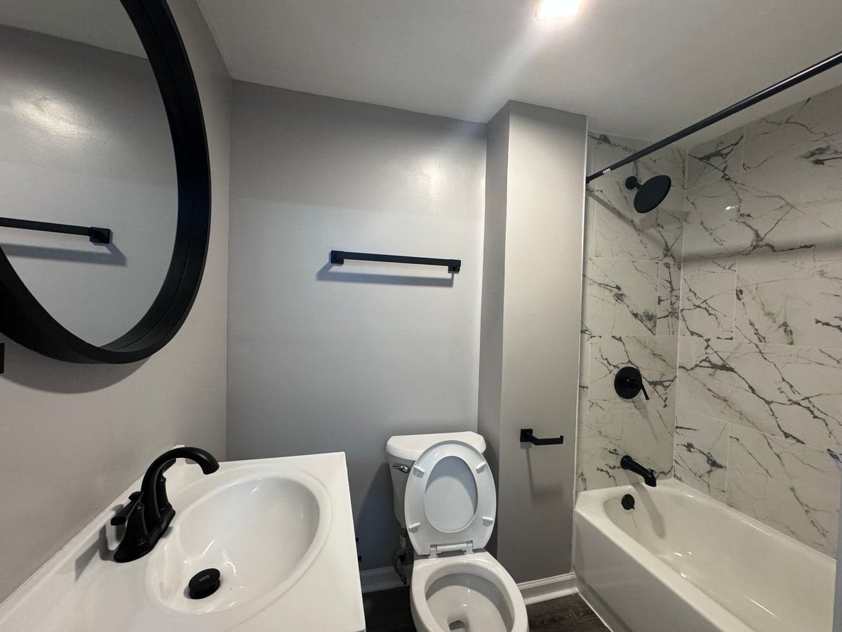 JUSTFOREIGNG's tweet photo. My tip be touchin the water when I take a shit; so I be mad as ever somebody send me a coaster #newplace #Whothat #ChicagoResidents #Chicago #WestSideChicago #WestSide #March1st2024 https://t.co/Ej3bI0kSwT