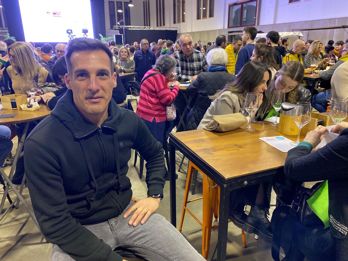 XavierEstradaF1's tweet photo. 33é concurs #joves #cuiners Àngel Moncusí #mercatdelpla https://t.co/x5EnfHAnyS