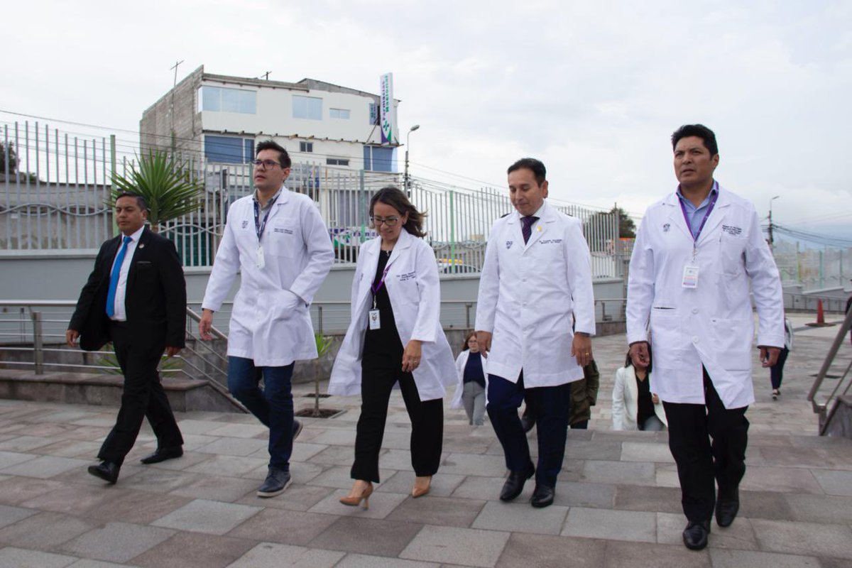 Esta tarde, <a href="/DrFEncaladaC/">Dr. Franklin Encalada Calero</a> realizó una visita sorpresa al Centro de Genética Médica (CEGEMED) y al <a href="/HCalderon_MSP/">Hospital General Docente de Calderón 🇪🇨</a> con la finalidad de constatar la prestación de los servicios en estas unidades de <a href="/Salud_Ec/">Ministerio de Salud Pública 🇪🇨</a> ubicadas en Calderón.
#ElNuevoEcuador