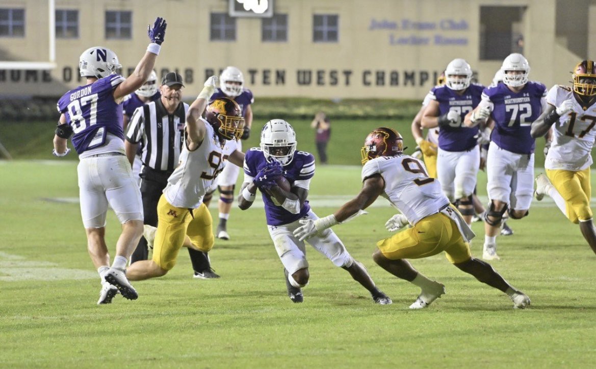 CoachC_Foster's tweet image. Back to the fundamentals tomorrow! BALL SECURITY top priority (Tied #1 in the country in the 2023 Season for least fumbles lost)! #3P’s #LockIt #DoubleInTrouble #FirstDayOfSpringBall