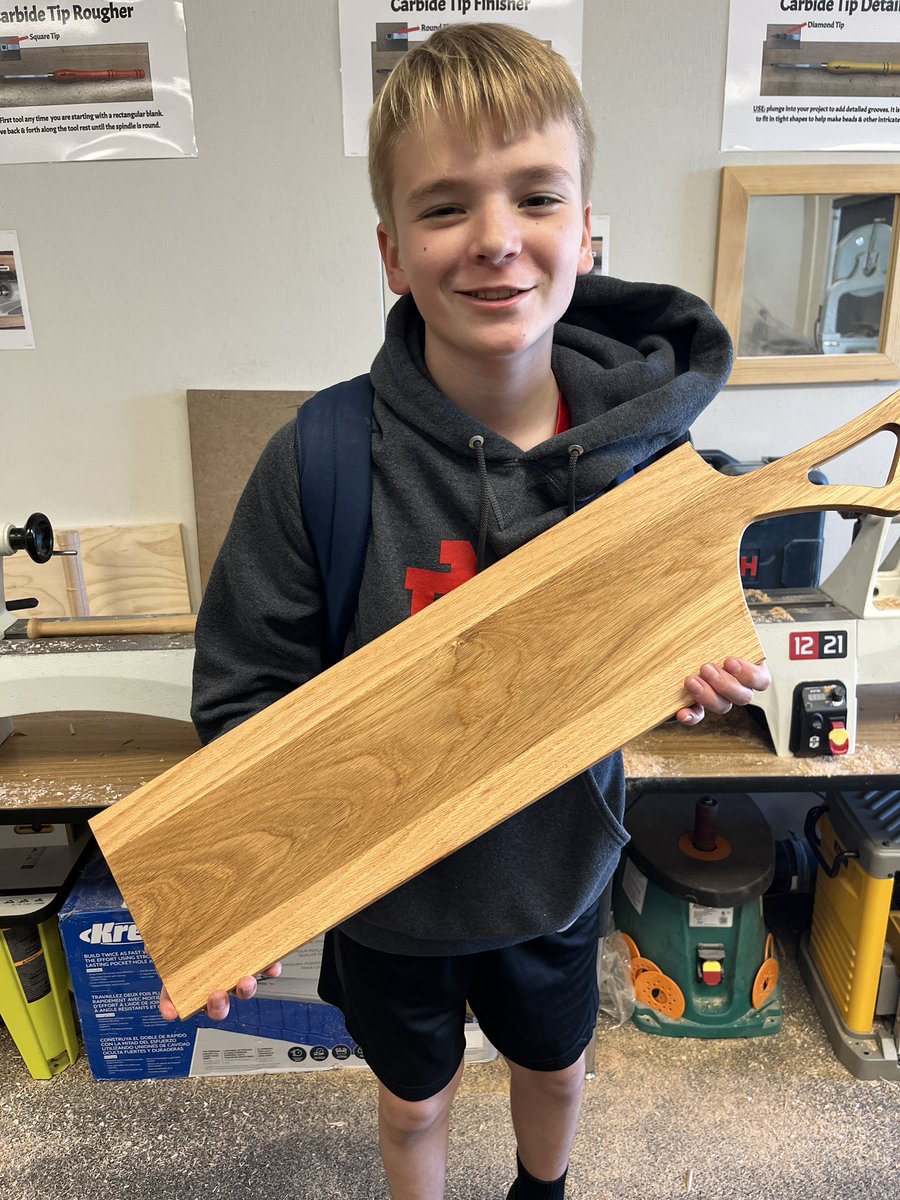 New batch of #charcuterieboards finishing up in class. Used some new templates from #craftedelements for the handles. Such a great group of students this year! #woodshop