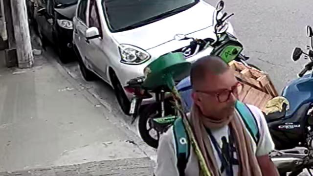 Camaleaofonseca's tweet image. Roubaram minha moto na zona norte, avn imirim próximo ao cemitério chora menino.
Foto da moto e da cara do comédia, me ajudem a deixar ele famoso