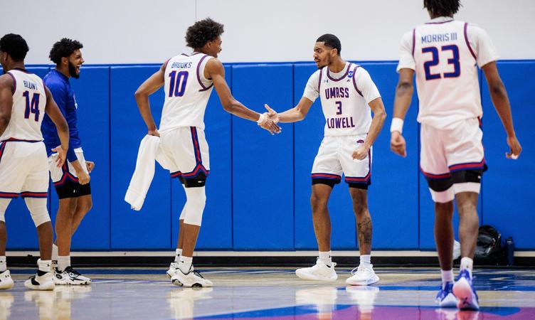 River Hawks Wrap Up Regular Season at Maine on Tuesday dlvr.it/T3cbmM