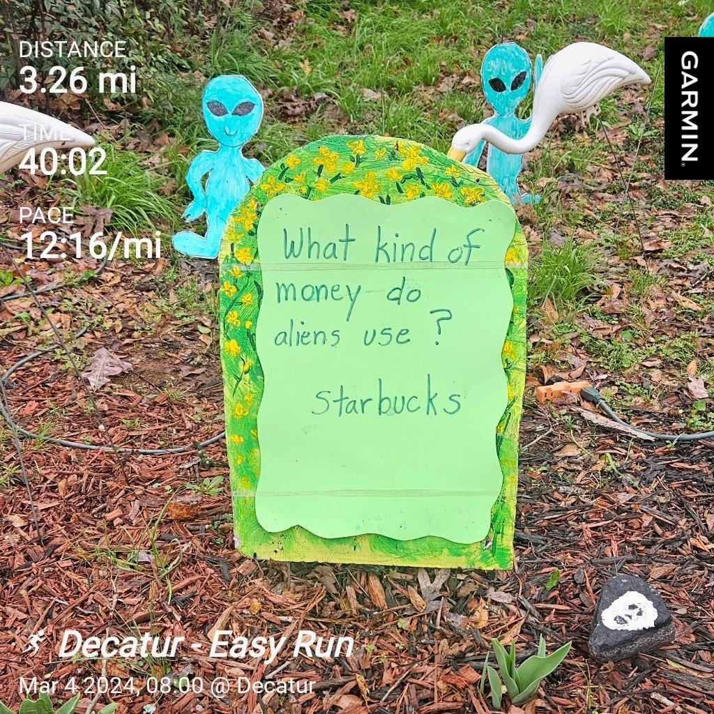 nacole99's tweet photo. I passed a fun joke this morning during my @SavannahSports #savwomenshalf training run. Spoiler alert, I spent my afternoon at @Starbucks grading lab reports. π Join me and use code BibRave10 to save 10% on race registration. #bibchat #runsav #SavWomensHalfBR #leagueofgarmin https://t.co/vwFZmw6GLB