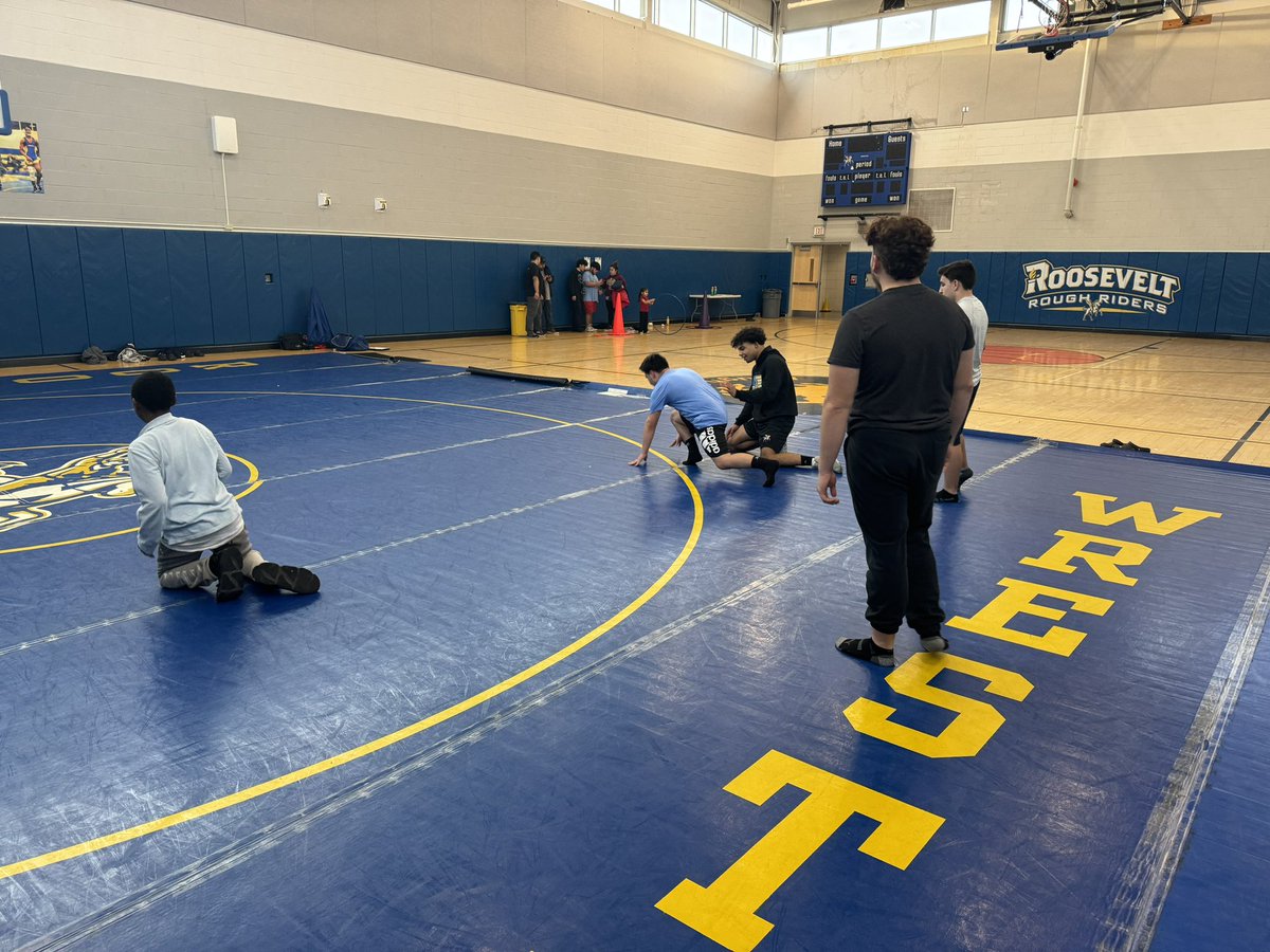 _RRWrestling's tweet photo. History was made tonight. Rough Riders Youth Wrestling Club is officially underway! The future is bright for Roosevelt Wrestling! https://t.co/qaTI80kcKI